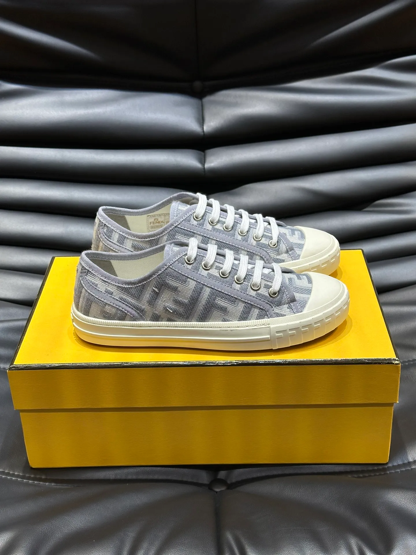 Men's men's shoes 💰420 [New style] 🍿🍿Fendi Fendi👫Couple style low-top canvas shoes, Fendi 2024 spring and summer new lace-up canvas shoes, upper FF jacquard fabric, decorated with same-color satin trim, soles FF carved decoration, soft elastic foot feel, perfect foot comfort! Size: 35-40 Male 38-45